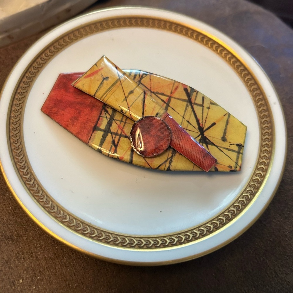 Vintage 3-D Geometric Brooch